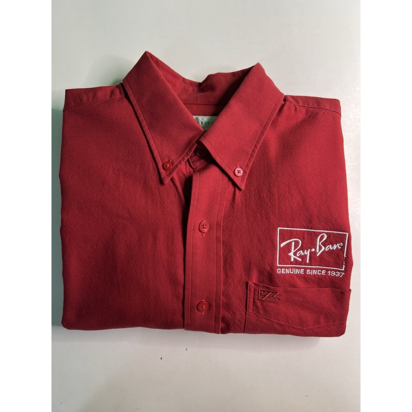 Ray-Ban Genuine Since 1937 Cutter & Buck Button Down Red Shirt Men’s Medium