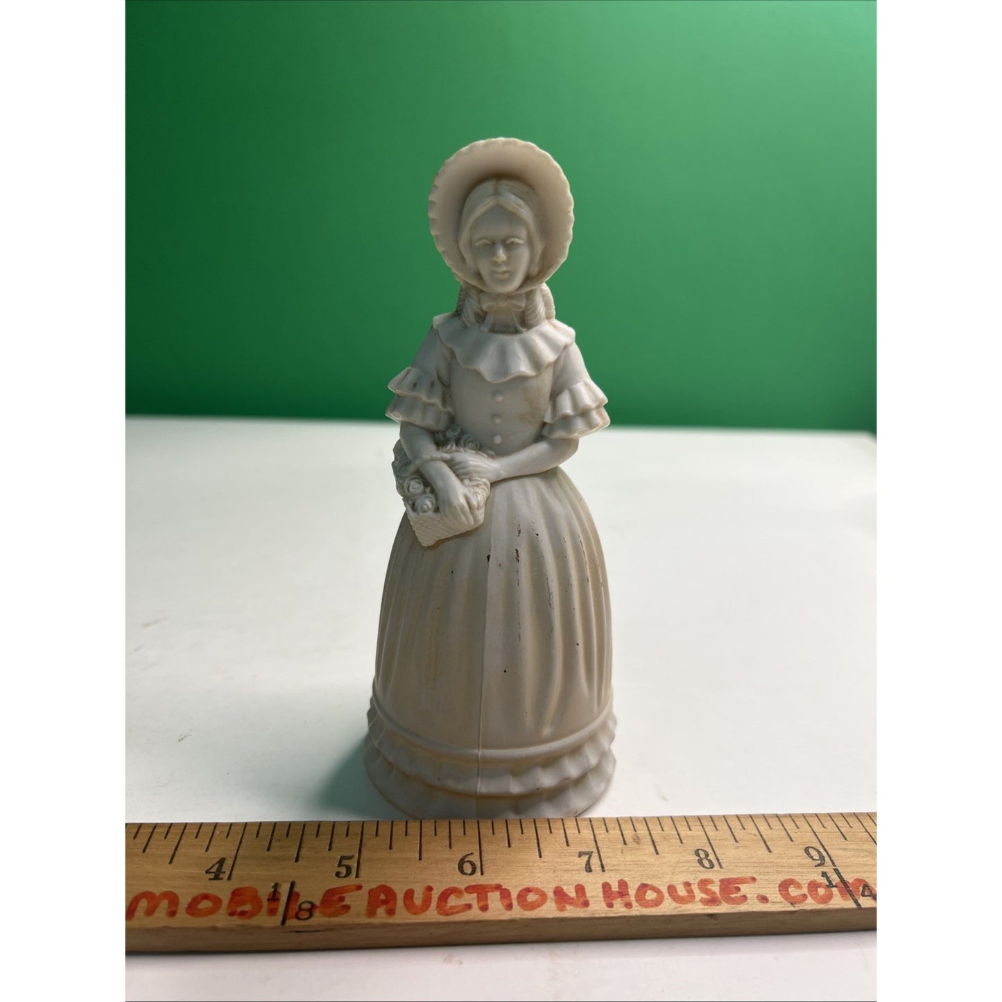Vintage Avon 1971 Victorian Fashion Figurine Brocade Cologne Full No Box