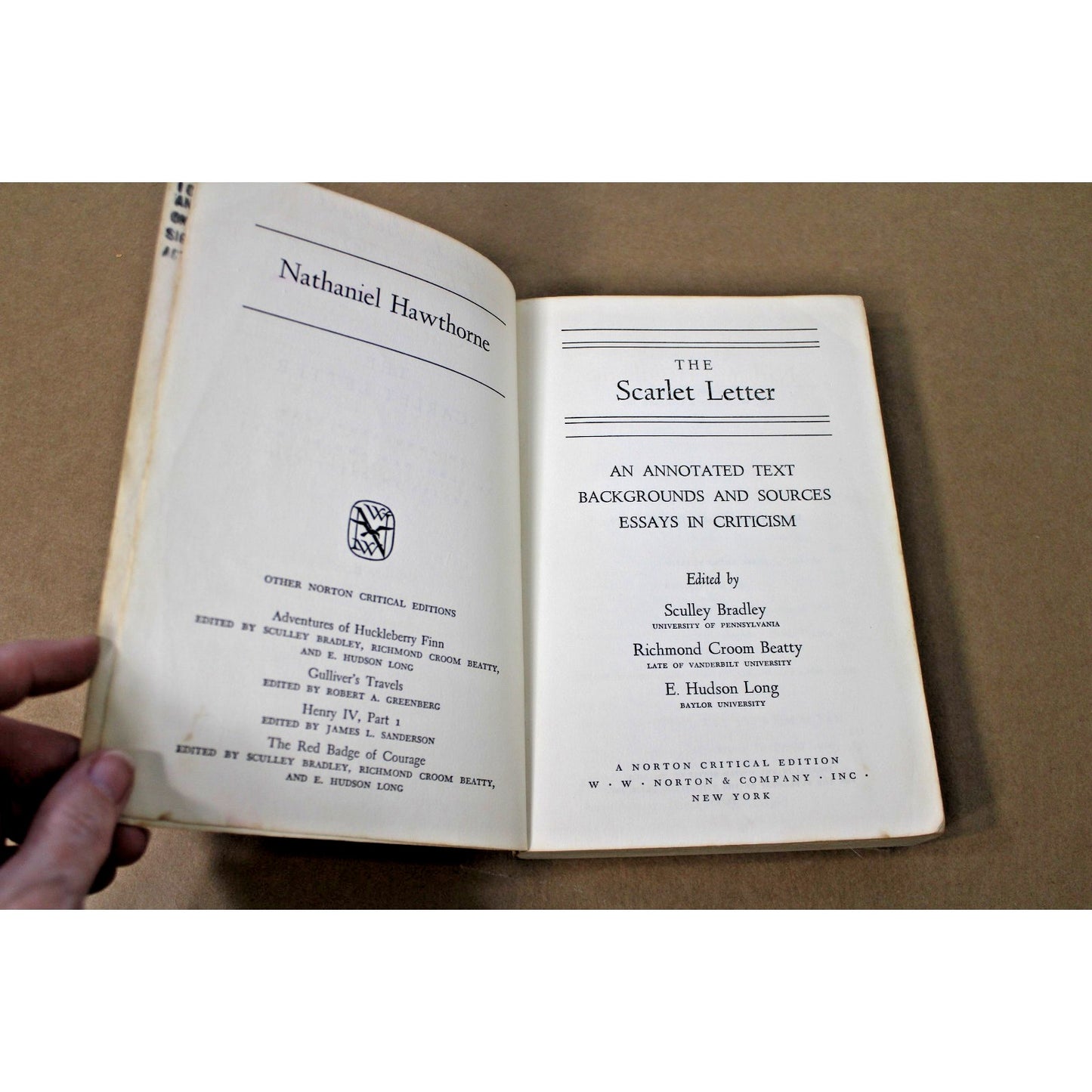 The Scarlet Letter, Nathaniel Hawthorne 1962, Annotated Norton Critical Edition
