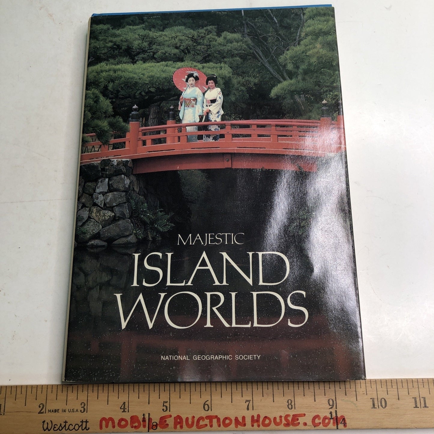 National Geographic Society: Majestic Island Worlds HC DJ 1987
