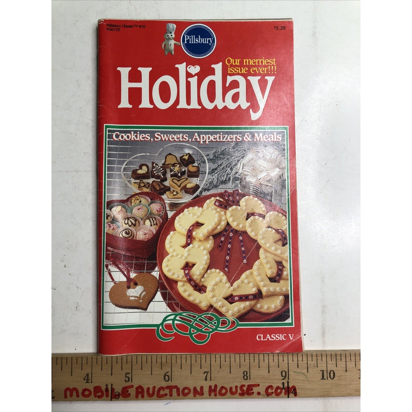 No. 70: Holiday Classic V Cookies, Sweets, Appetizers & Meals (Pillsbury) 1986