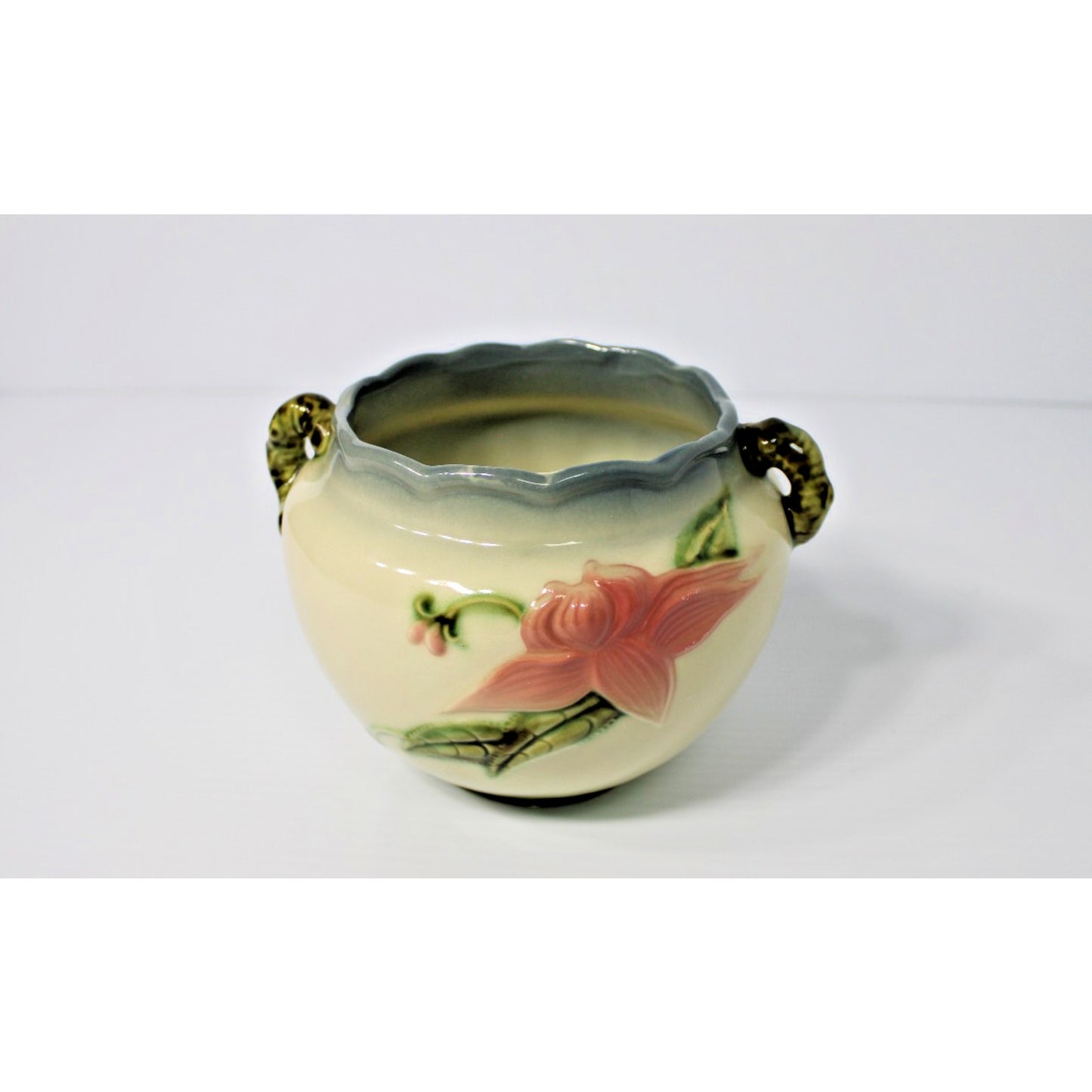 Pristine! Vintage HULL Pottery Woodland Jardiniere Planter Vase W7 5-1/2"