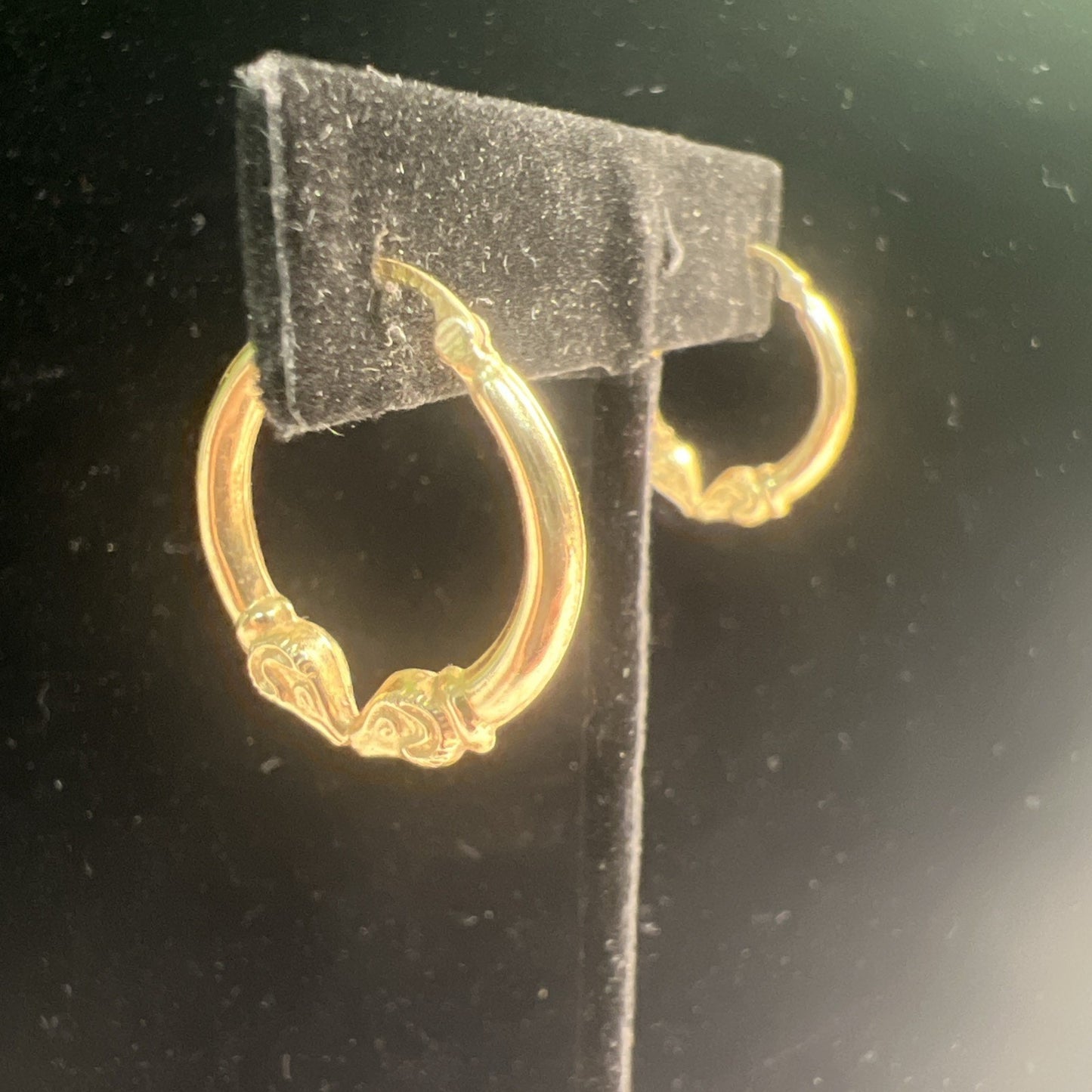 14K Gold Hoop Etched Stamped Earrings - French Lock Hinged Closure - Rams Head