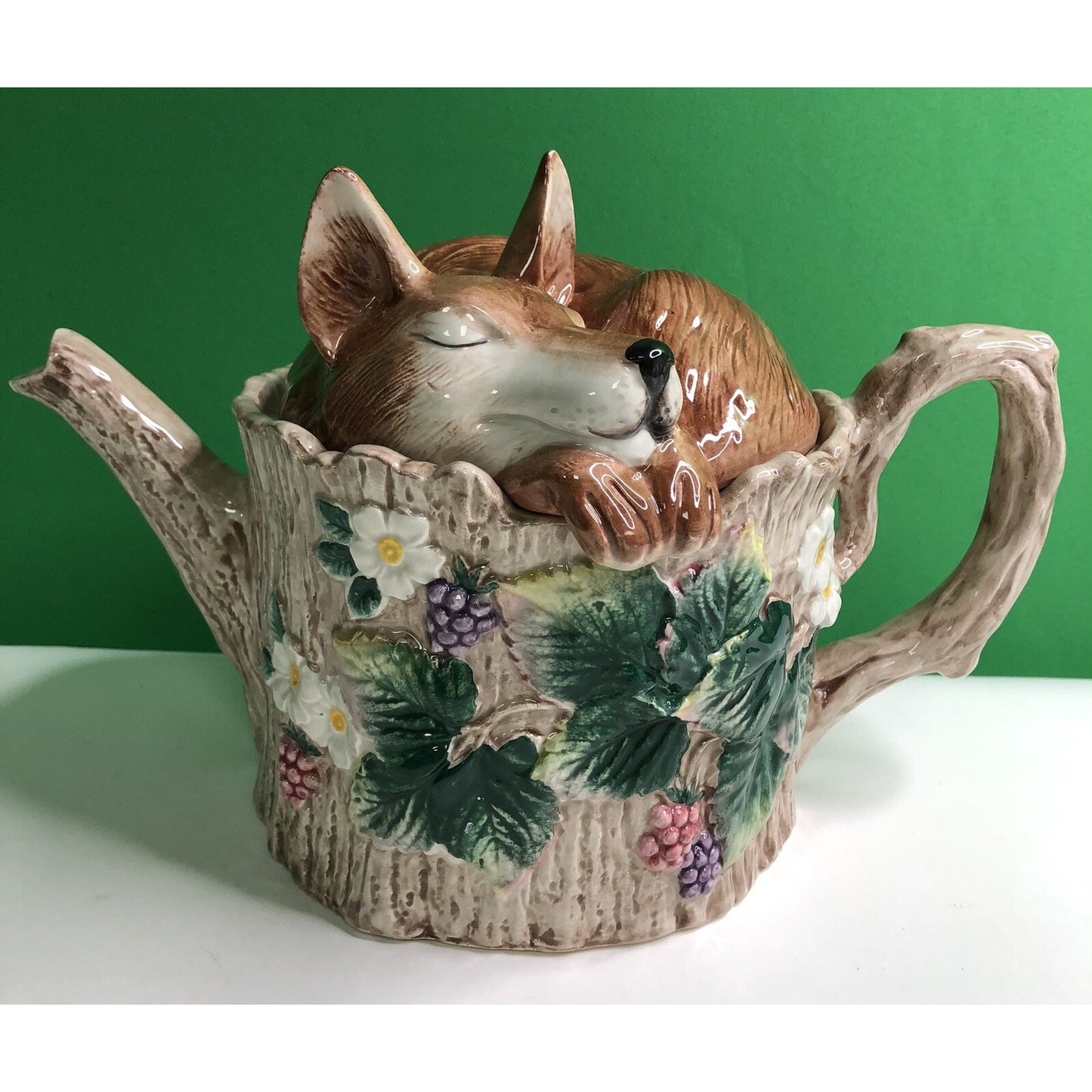 1990 Retired FITZ & FLOYD Sleeping Fox On Tree Stump With Berry Vine TEAPOT 32oz