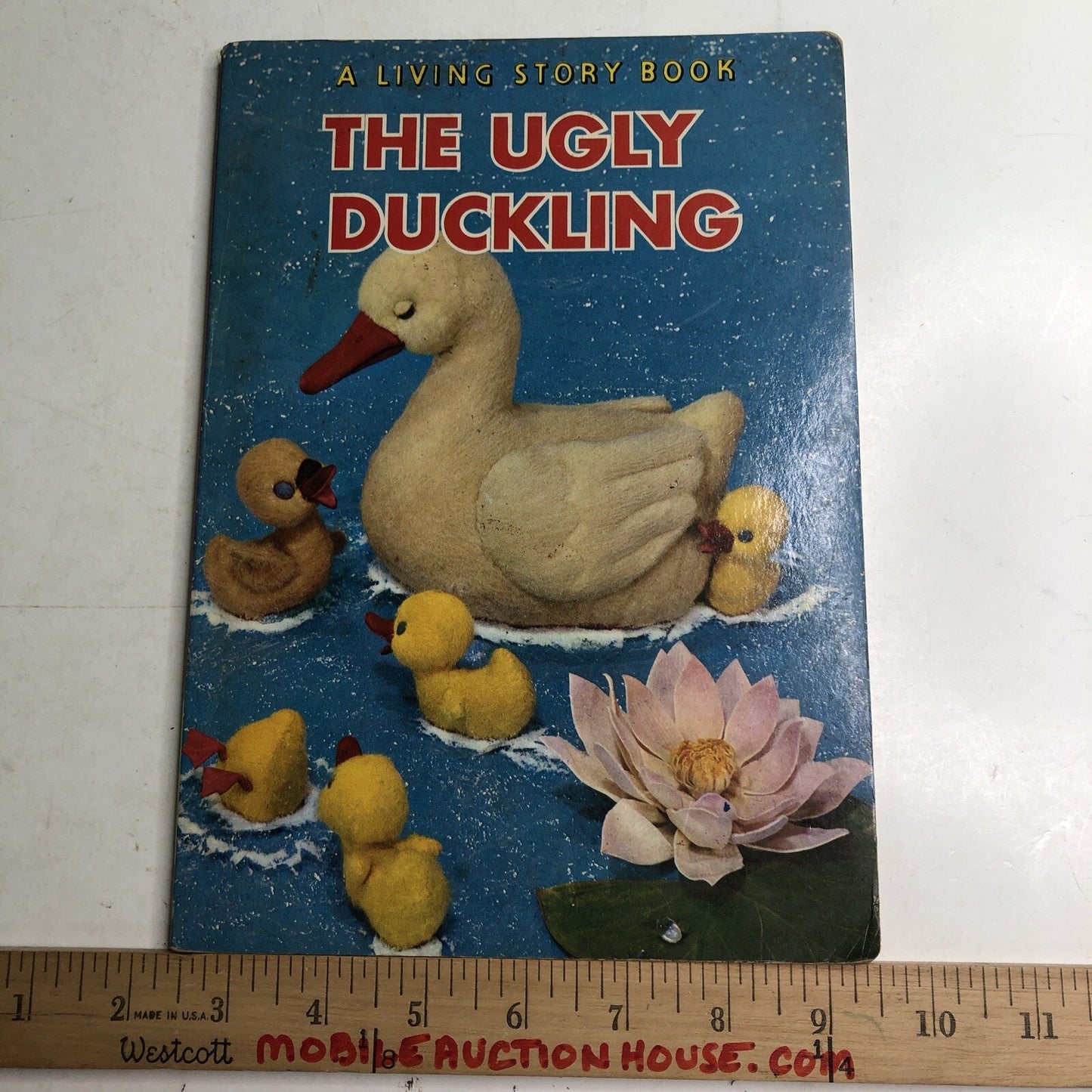 1967 “The Ugly Duckling” A Living Story Book Crown Publishers Ex Library JAPAN