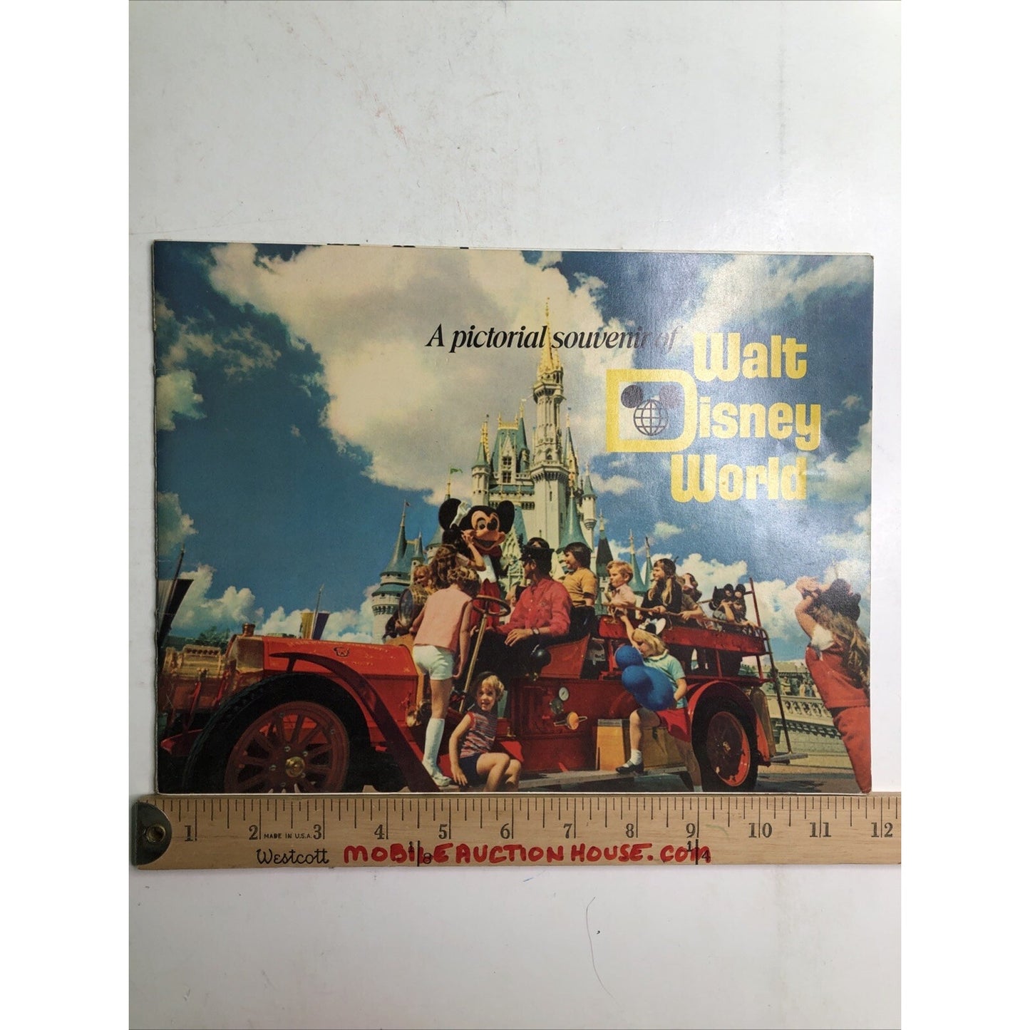 Walt Disney A Pictorial Souvenir Walt Disney World Book Booklet 1970s