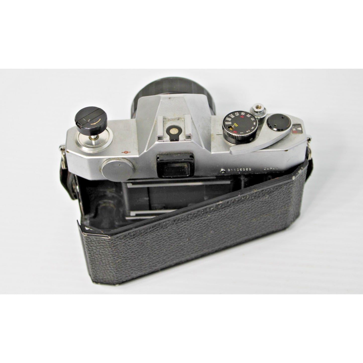 Vintage Yashica TL Electro 35mm SLR Film Camera with 50mm 1:1.9 Lens