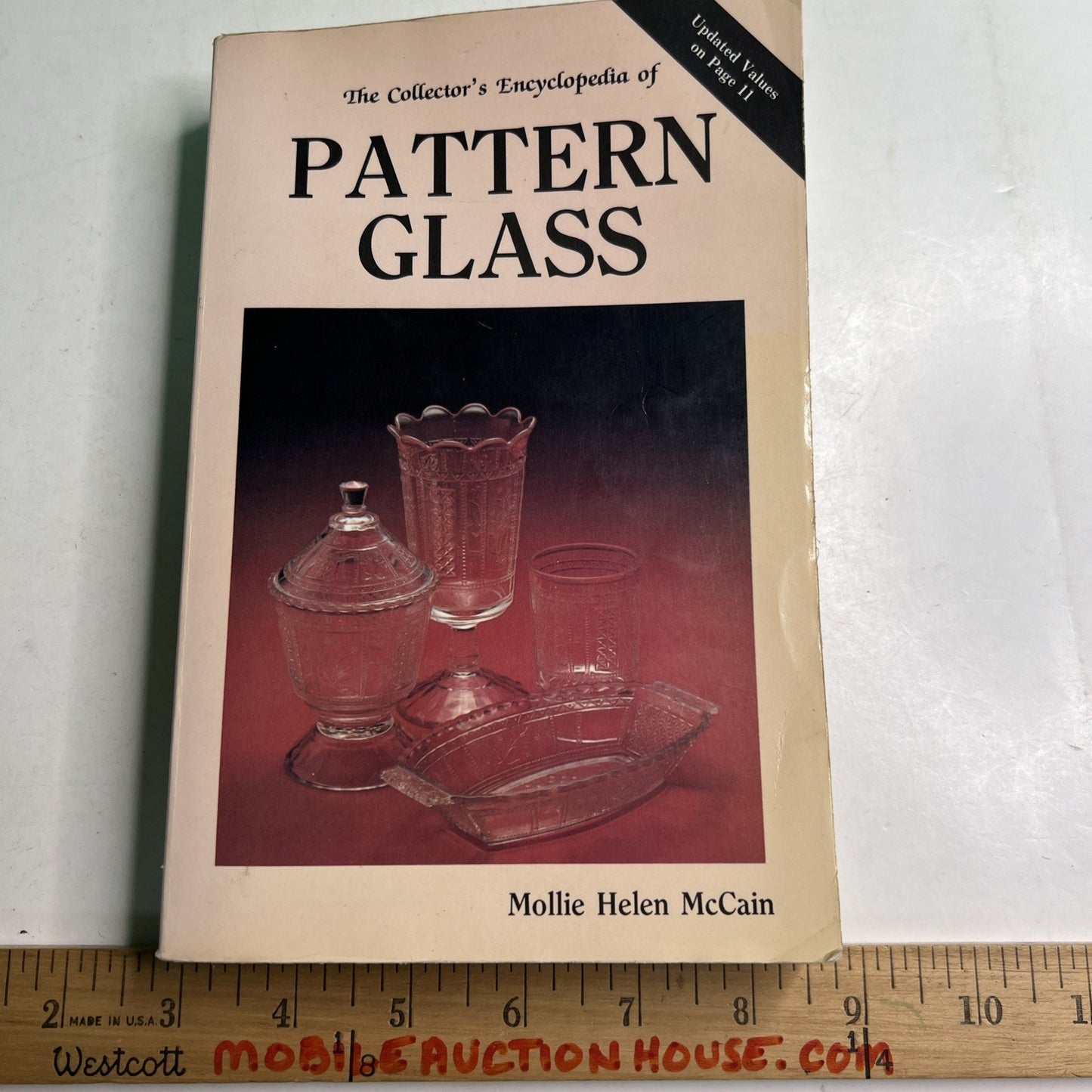 The Collector's Encyclopedia of PATTERN GLASS by Mollie Helen McCain 1994 PB