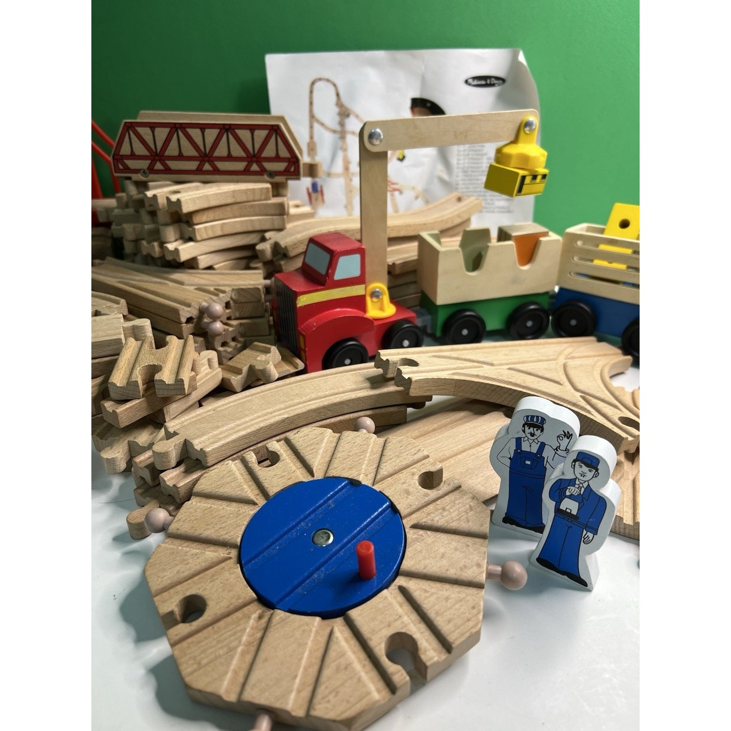 Wooden Train Railway Set 140+pcs Brio Compatible Track & Trains Melissa & Doug