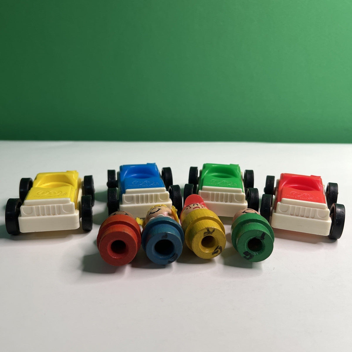 Vintage Fisher Price Little People Lot Of 8 Pieces 4 Cars 4 Drivers