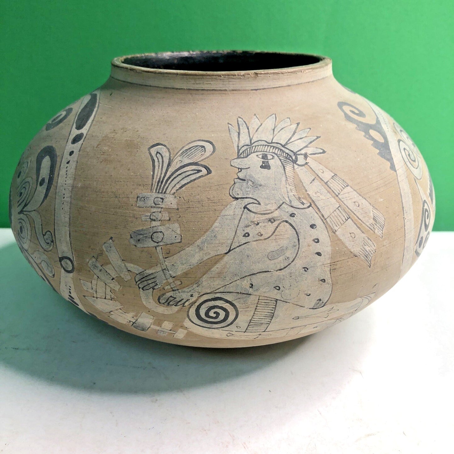 Native American Or Mata Ortiz Style Handpainted Pottery Vase Pot Polychrome