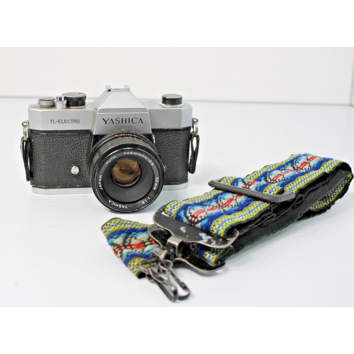 Vintage Yashica TL Electro 35mm SLR Film Camera with 50mm 1:1.9 Lens