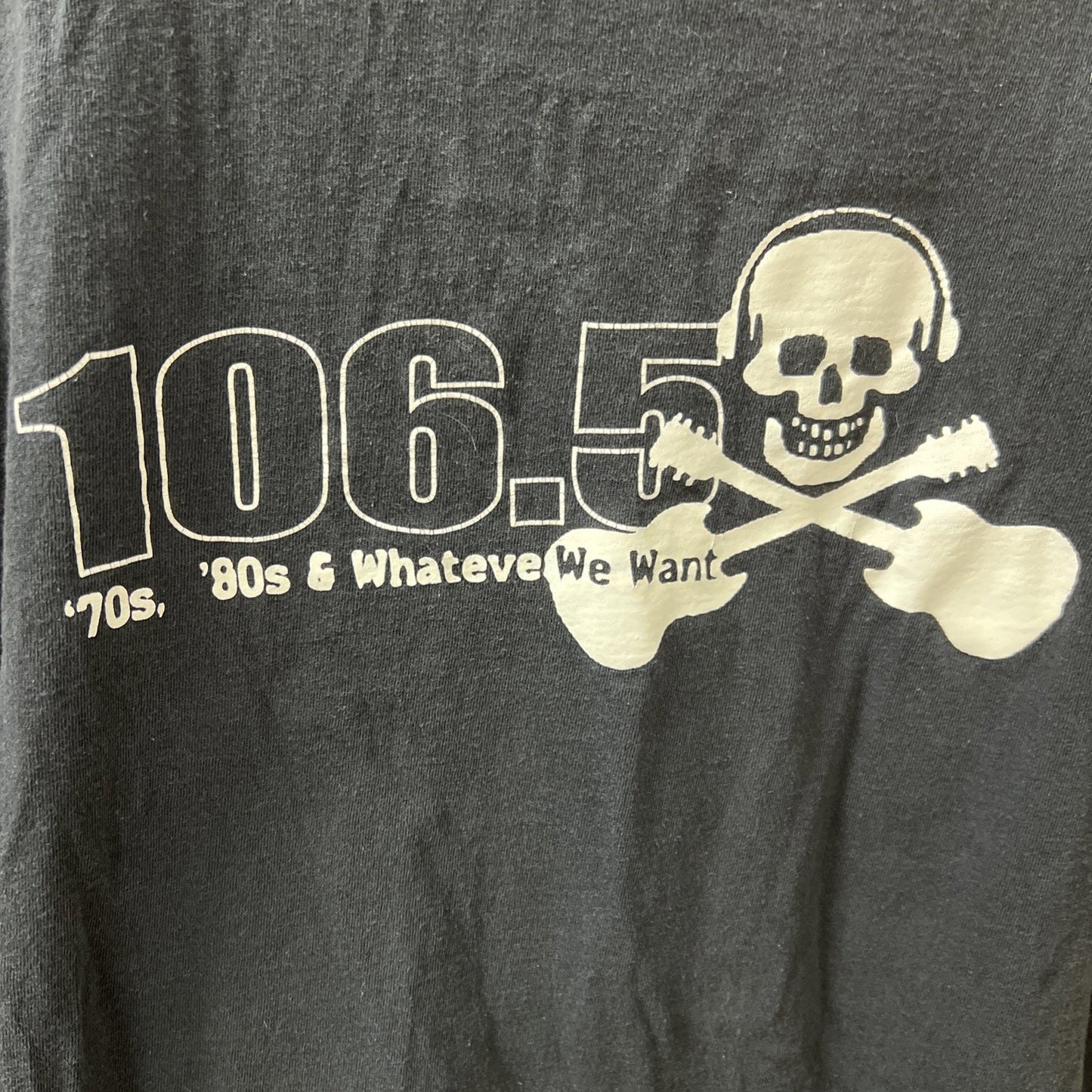 Vintage Tshirt Black XL The Pirate 106.5 Radio Station Music
