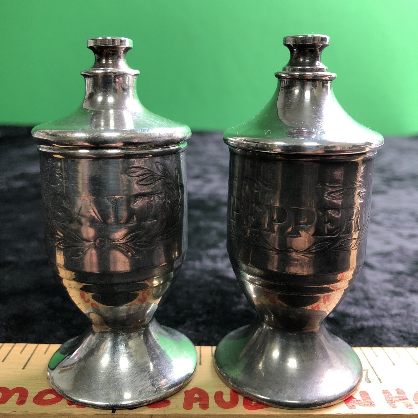 Pasnik Co Shakeless SALT & PEPPER Shakers Norwich Conn Pat Feb 1-21 (1921) PAIR