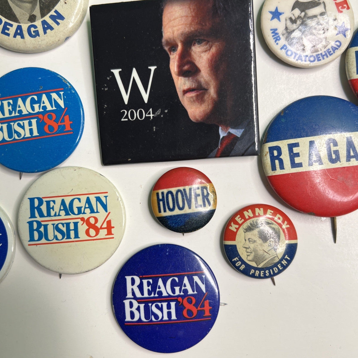 Lot 18 Presidential Campaign Pinback Buttons Reagan Goldwater Hoover Bush Carter