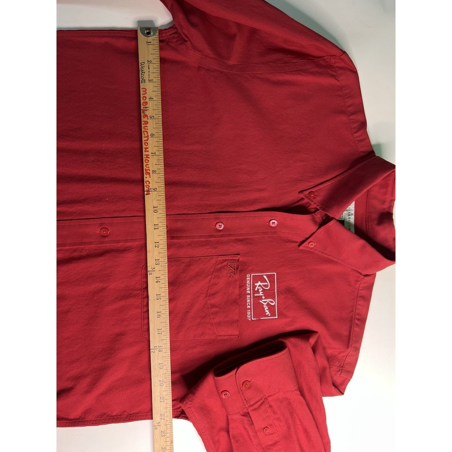 Ray-Ban Genuine Since 1937 Cutter & Buck Button Down Red Shirt Men’s Medium