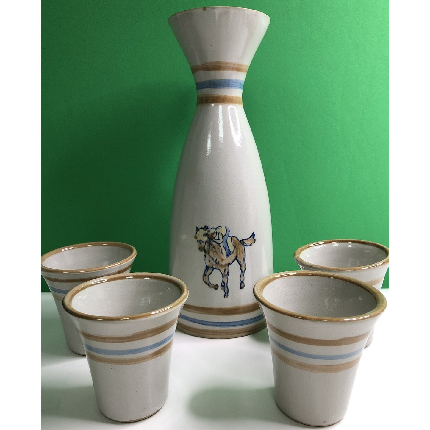 Vintage LOUISVILLE STONEWARE Made In KENTUCKY Derby DECANTER Carafe & 4 CUPS SET