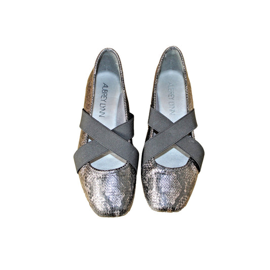 Aubrey Lynn Sz. 8 Ladies Flats, Black Grey Silver Reptile Print Balletcore Style