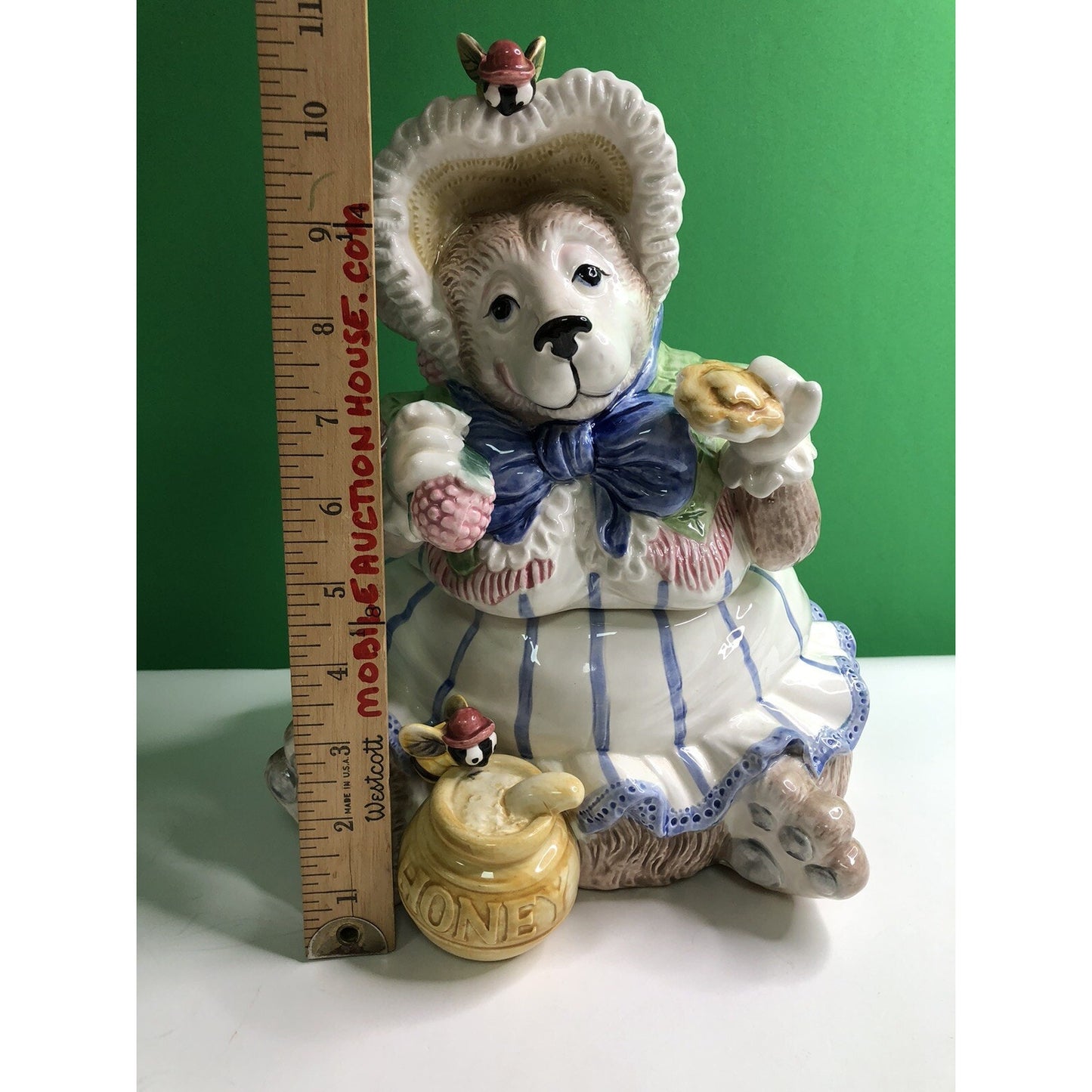 1991 FITZ & FLOYD Large Bonnet Bear COOKIE JAR Bees Honey Pot Blue Ribbon