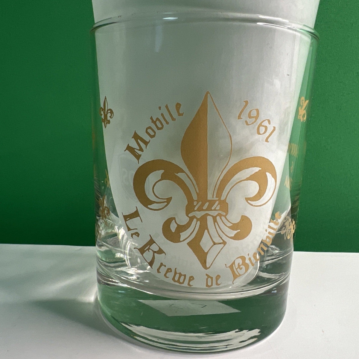 1961 - 2002 Le Krewe de Bienville Mobile Alabama Mardi Gras Rocks Glass