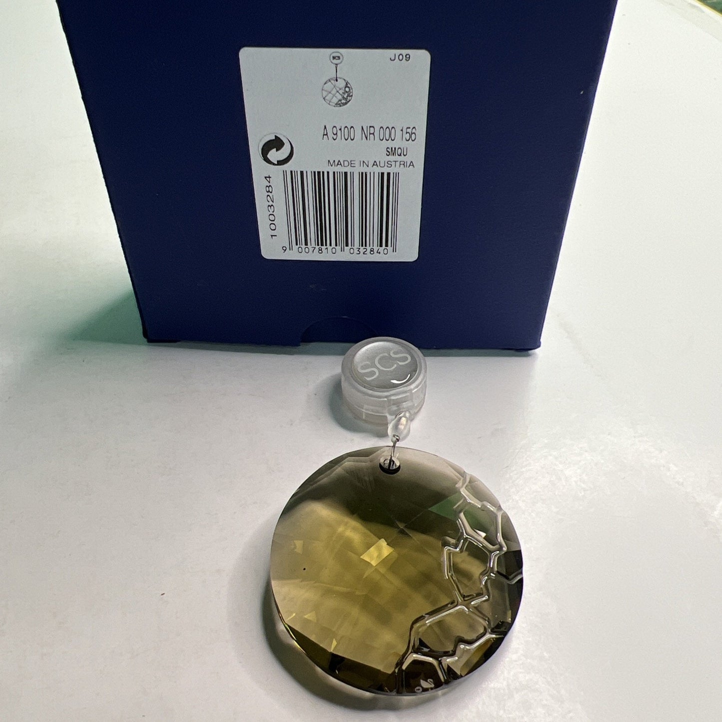 Swarovski Crystal Society 2010 Membership Gift Limited Edition Window Ornament