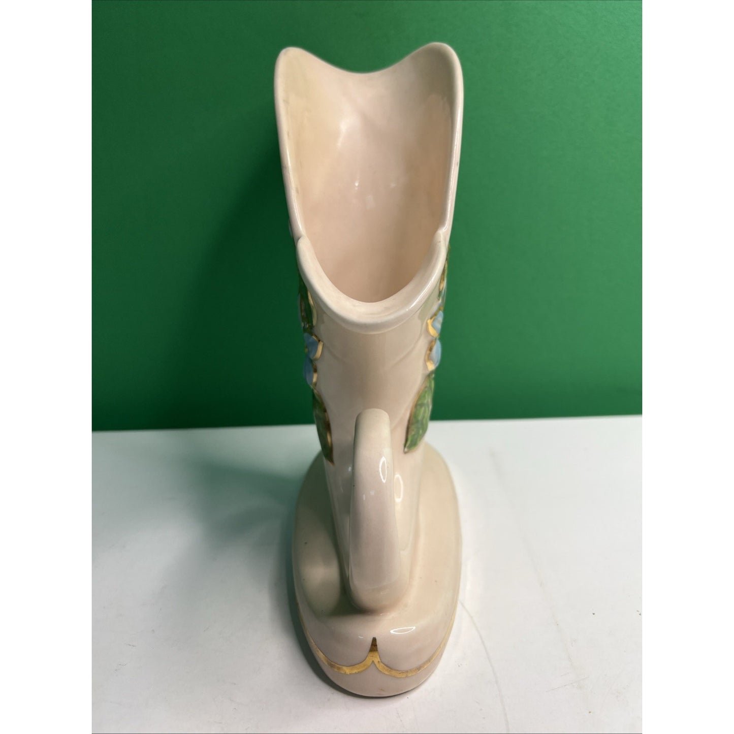 HULL ART POTTERY USA CORNUCOPIA VASE PLANTER Marked H-10-8 1/2 Beige Blue Flower