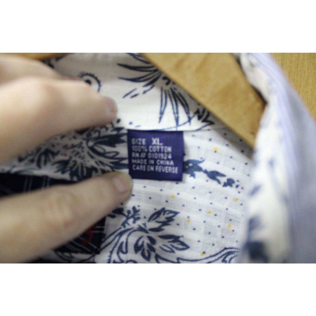 XL English Laundry Christopher Wicks Men's Seersucker Embroidered Button-Down