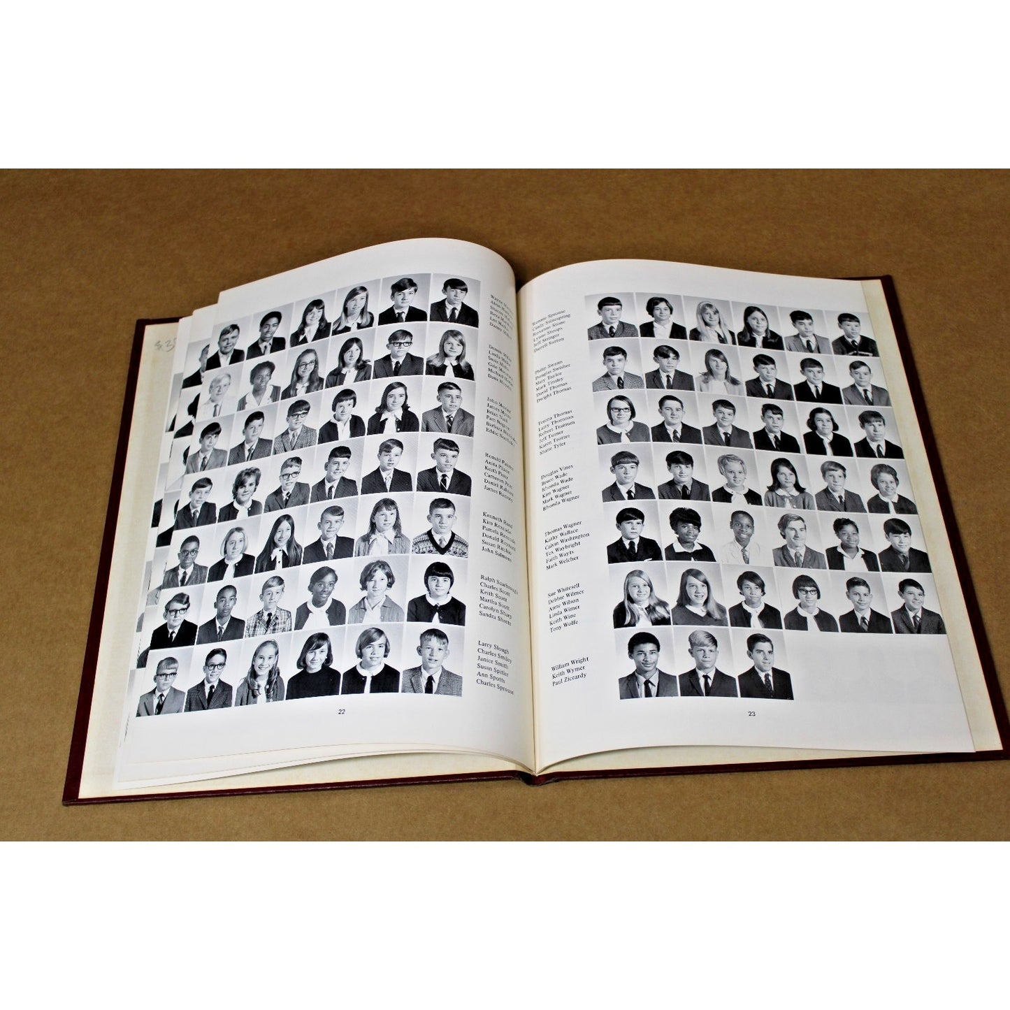 Vintage 1969-70 The Highlander Yearbook, Shelburne Junior High, Staunton, VA