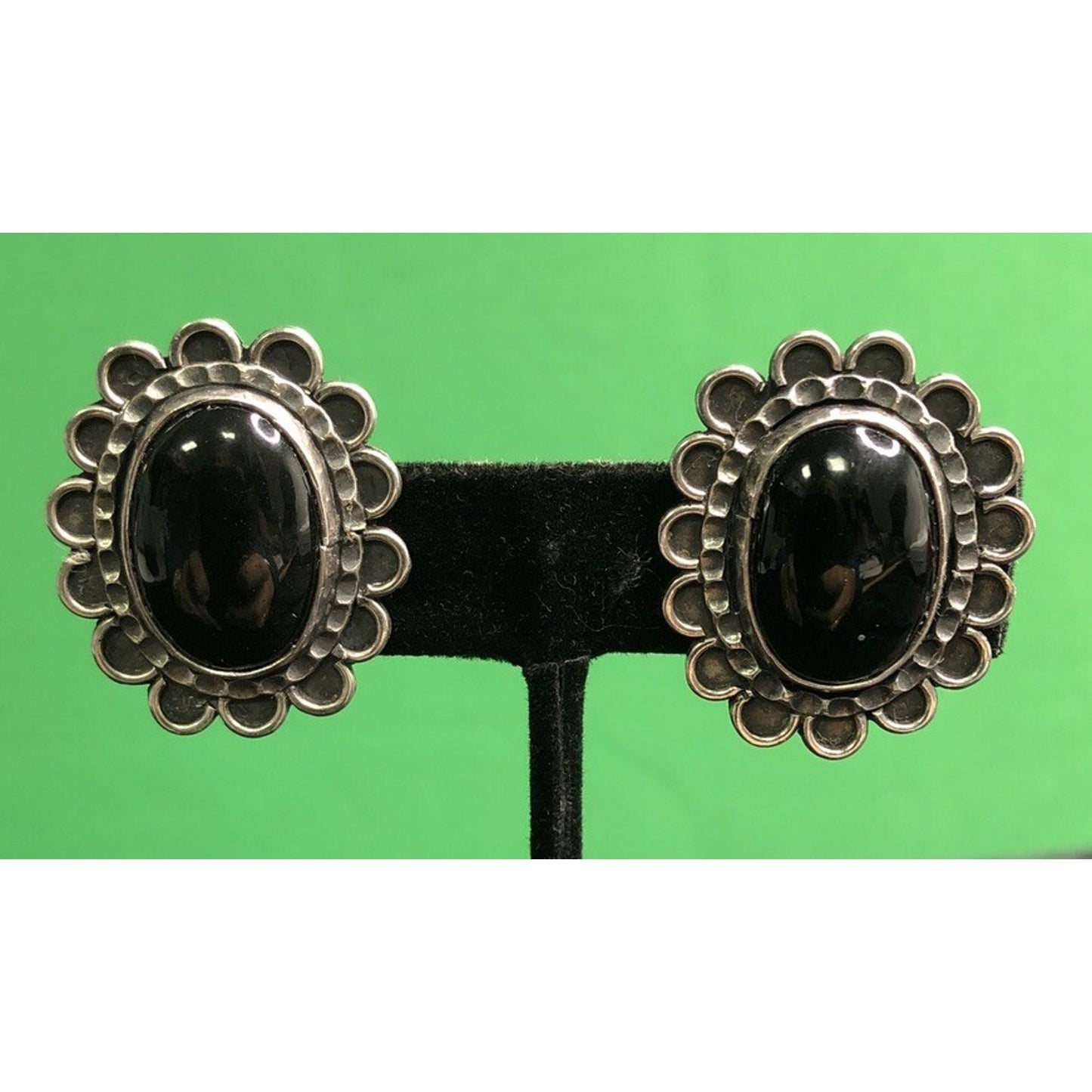 Taxco Mexico Sterling Silver Black Onyx Oval Clip On Earrings Scalloped Edge