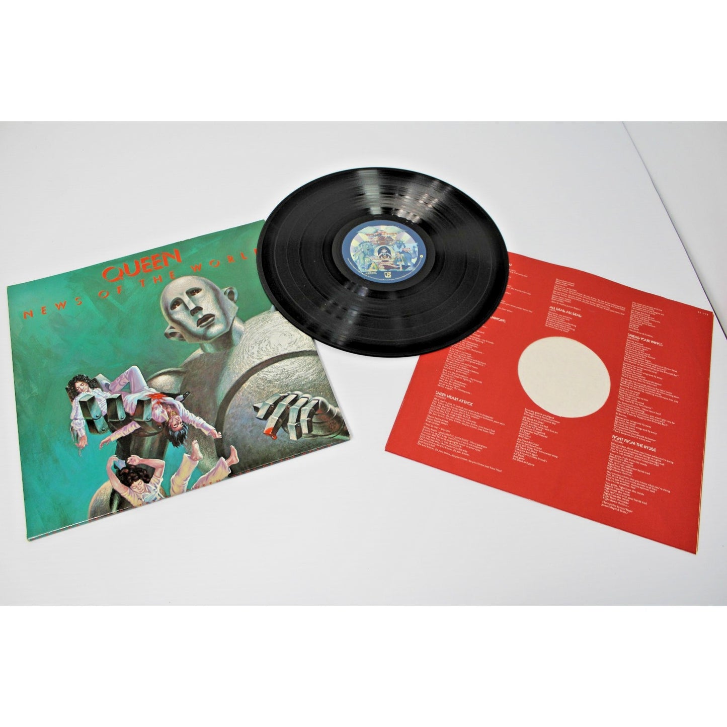 Queen- News of the World, 1977 Electra 6E-112 Gatefold Lyrics Sleeve- NM/NM!