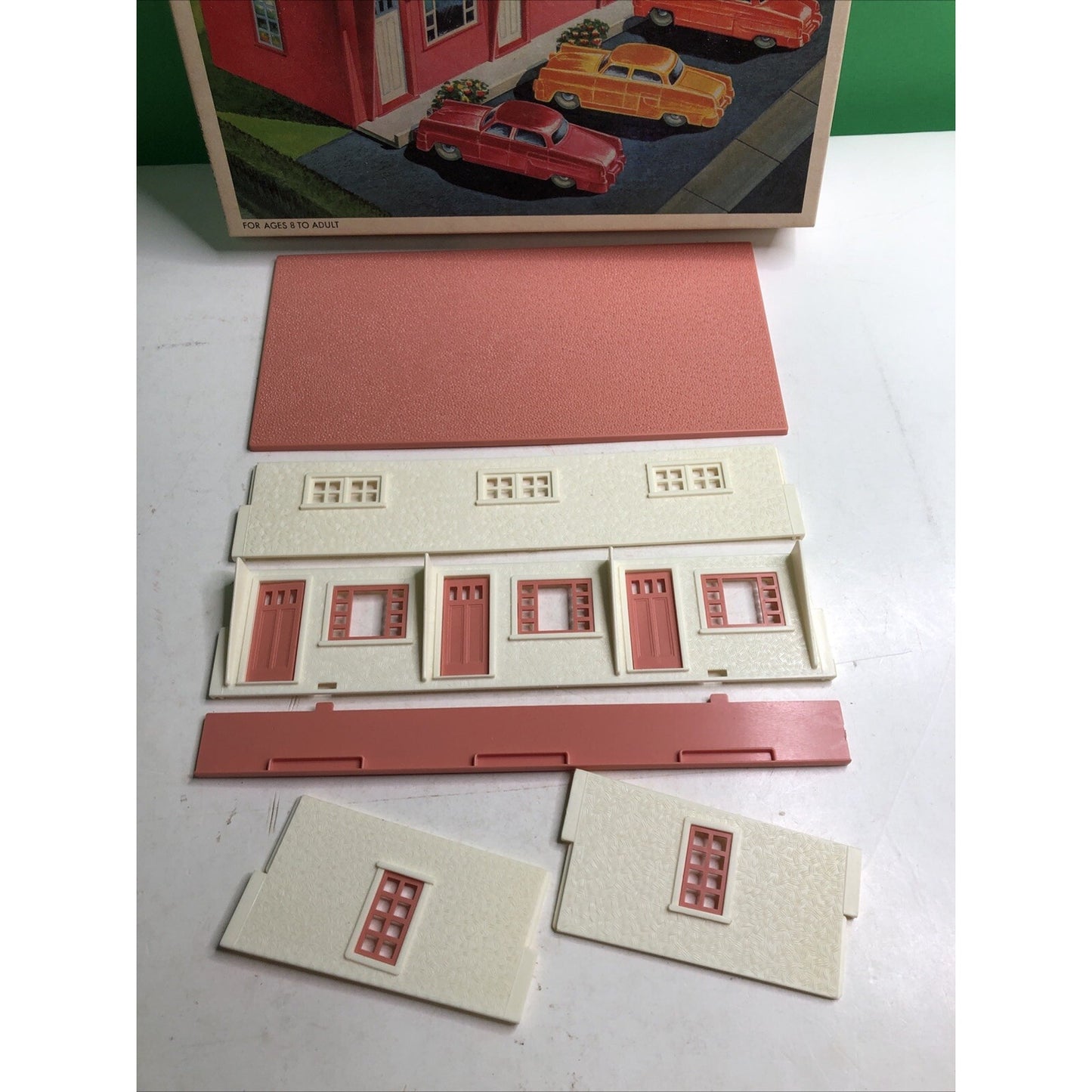 Bachmann Plasticville O/S Scale #1913 Motel Snap Fit Train Scenery Accessory