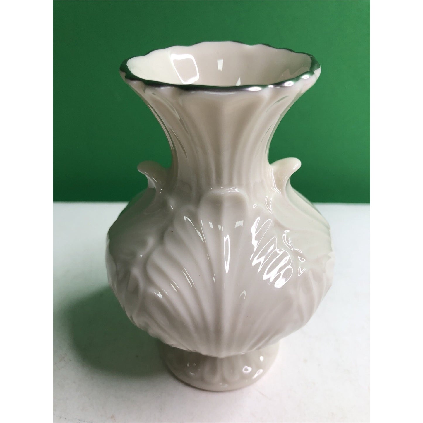 Lenox Elfin Bud Vase Small Ivory Leaf Cream with 24K Gold Trim USA 4 1/2" 1980's