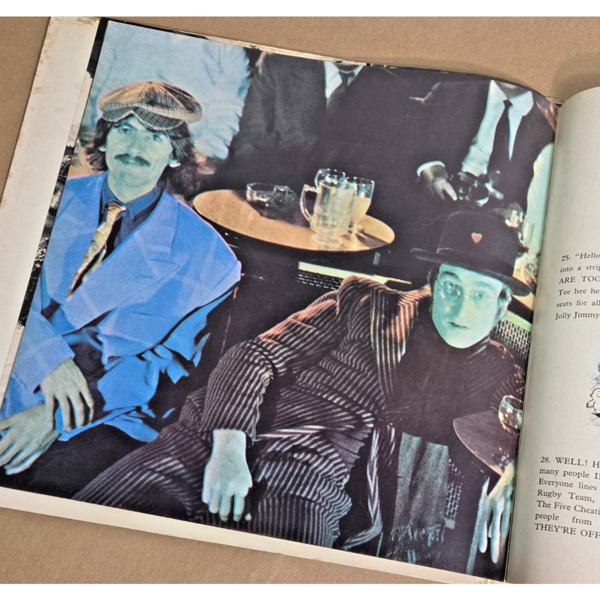 Vintage Beatles Magical Mystery Tour LP Rainbow Label+1969 Paul is Dead Clipping