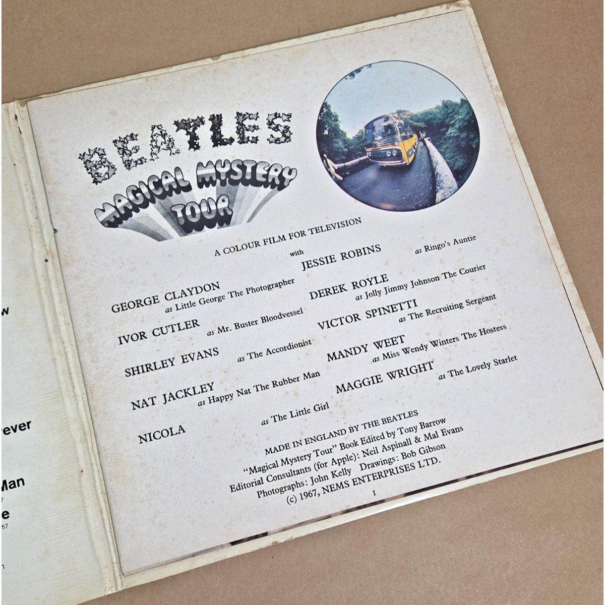 Vintage Beatles Magical Mystery Tour LP Rainbow Label+1969 Paul is Dead Clipping