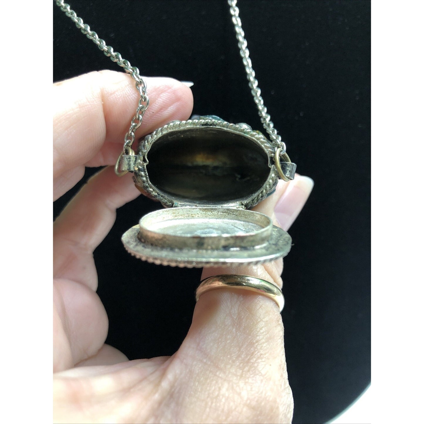 Vintage Sajai Metal Coin Purse Semi Precious Stones Kuchi Prayer Box Necklace