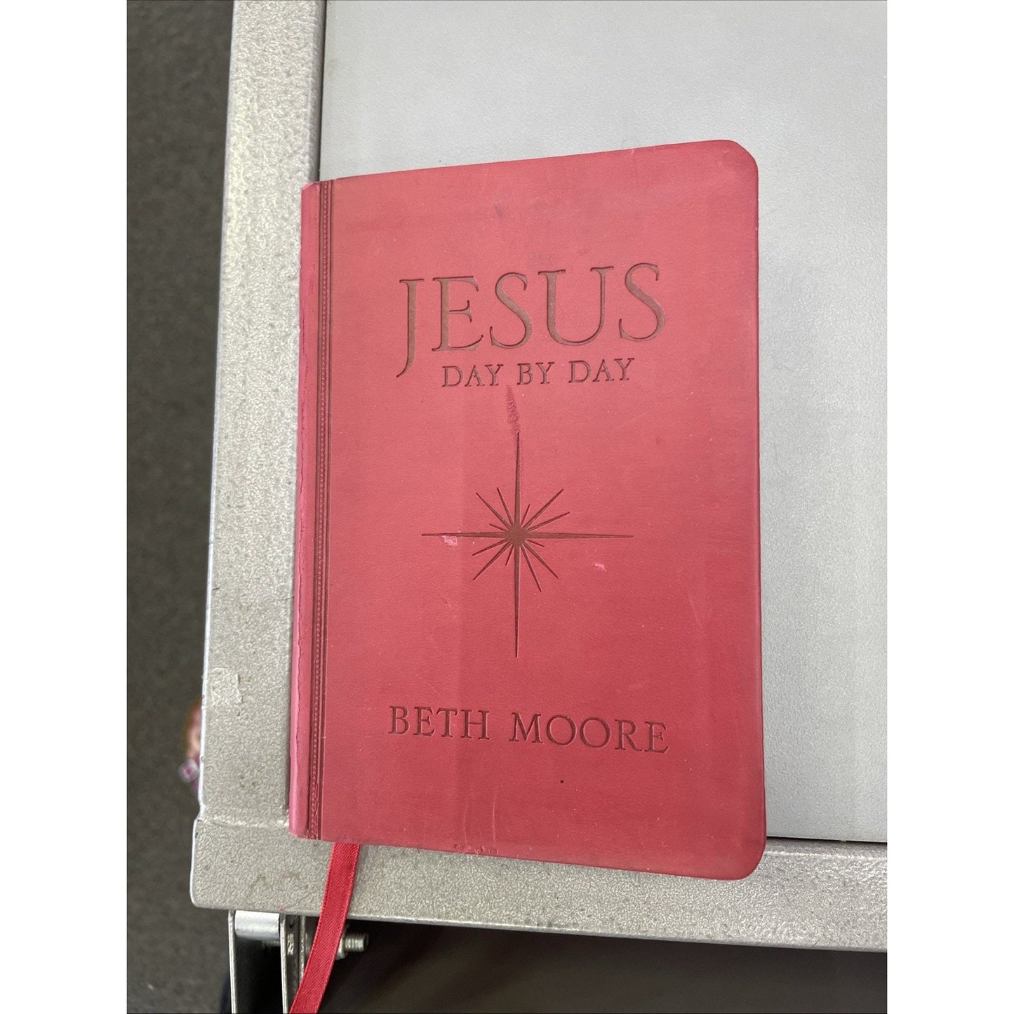 Jesus Day by Day - Beth Moore - 2013 Red Leather Bound Devotional 6.25 x 4.25