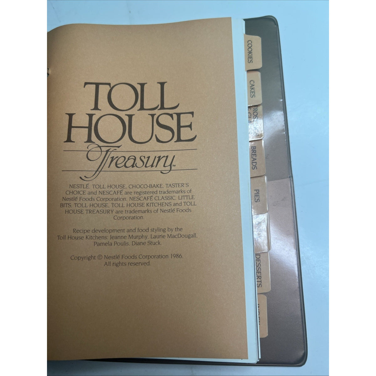 Toll House Treasury Cookies Cakes Pies Breads Frostings Cookbook 1986 Binder