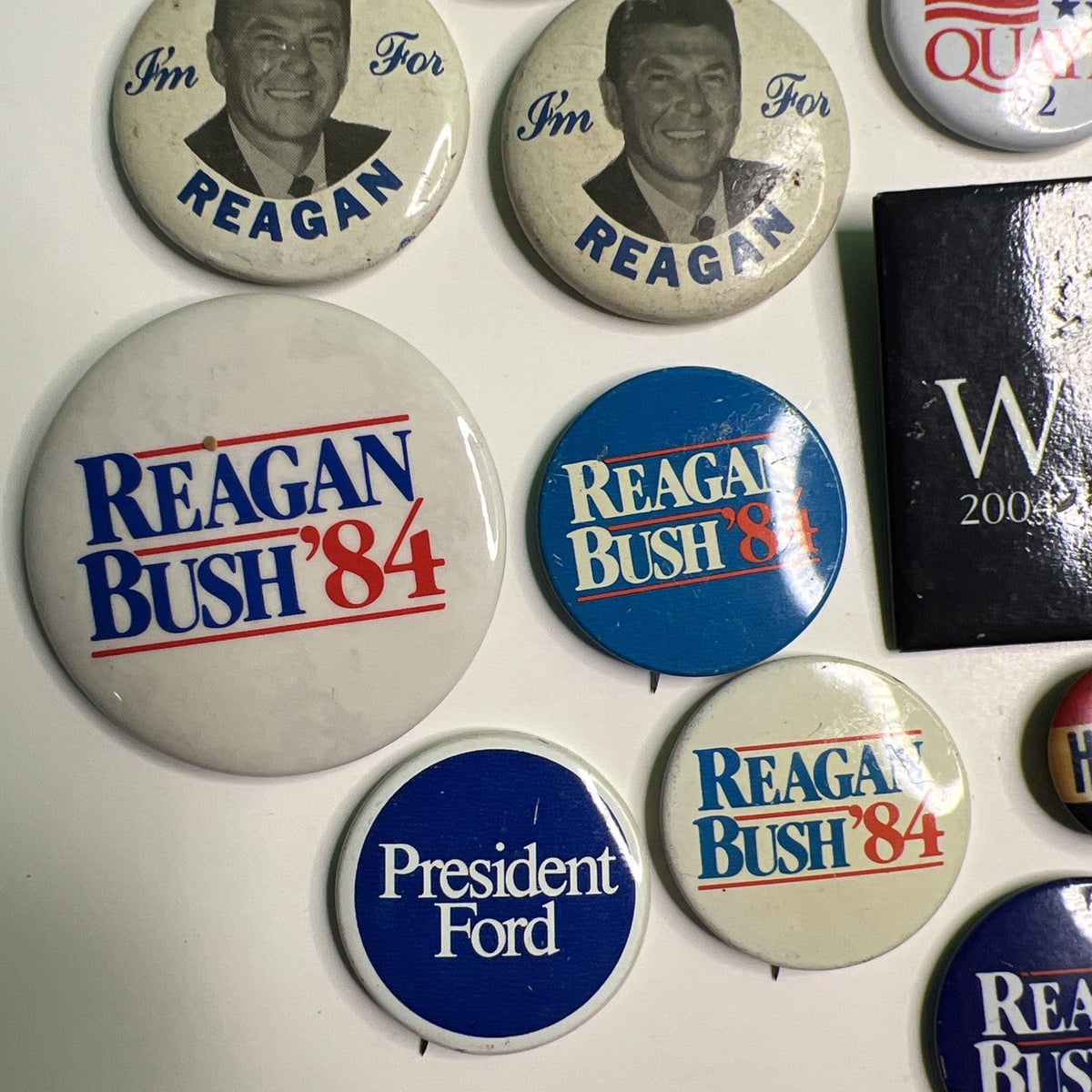 Lot 18 Presidential Campaign Pinback Buttons Reagan Goldwater Hoover Bush Carter