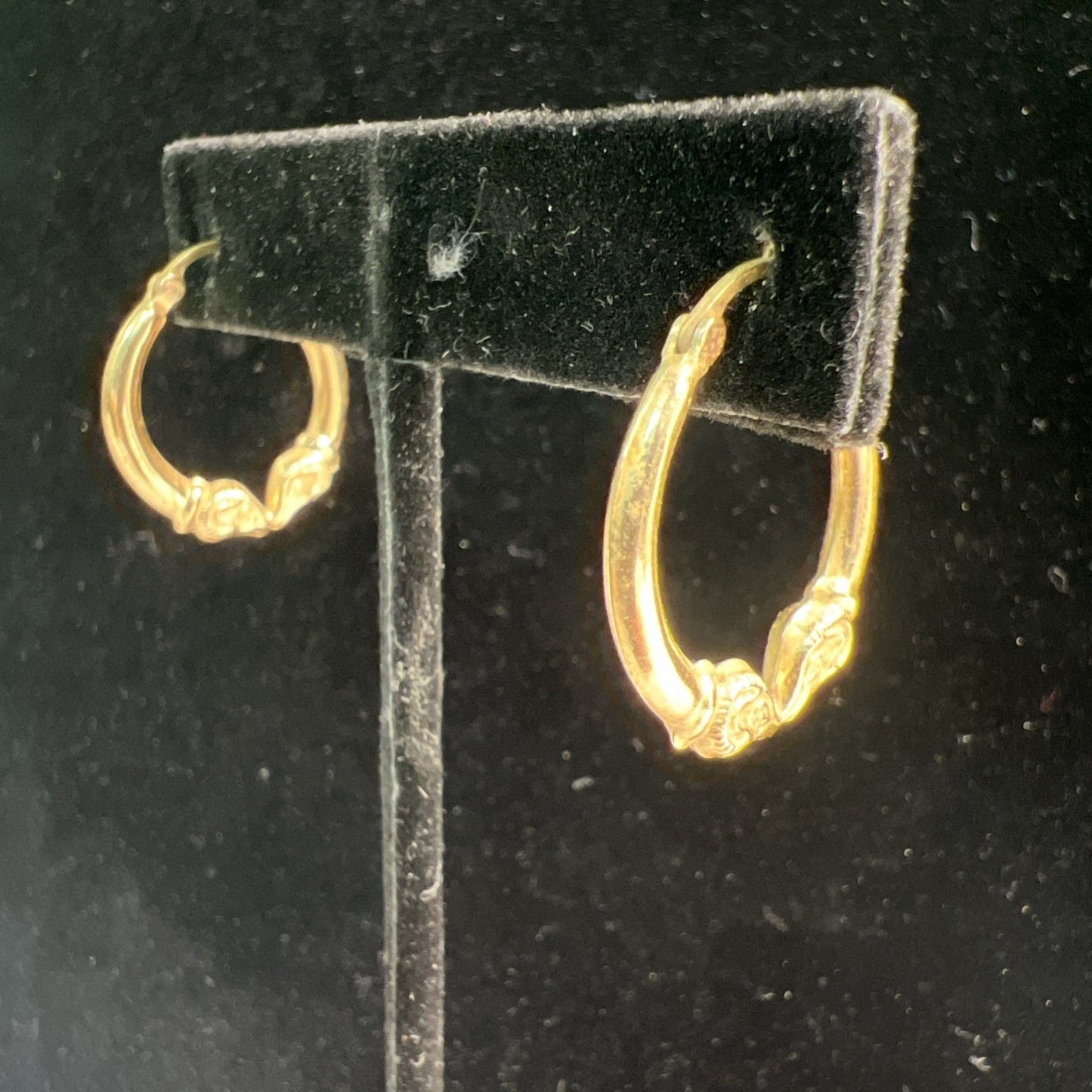 14K Gold Hoop Etched Stamped Earrings - French Lock Hinged Closure - Rams Head