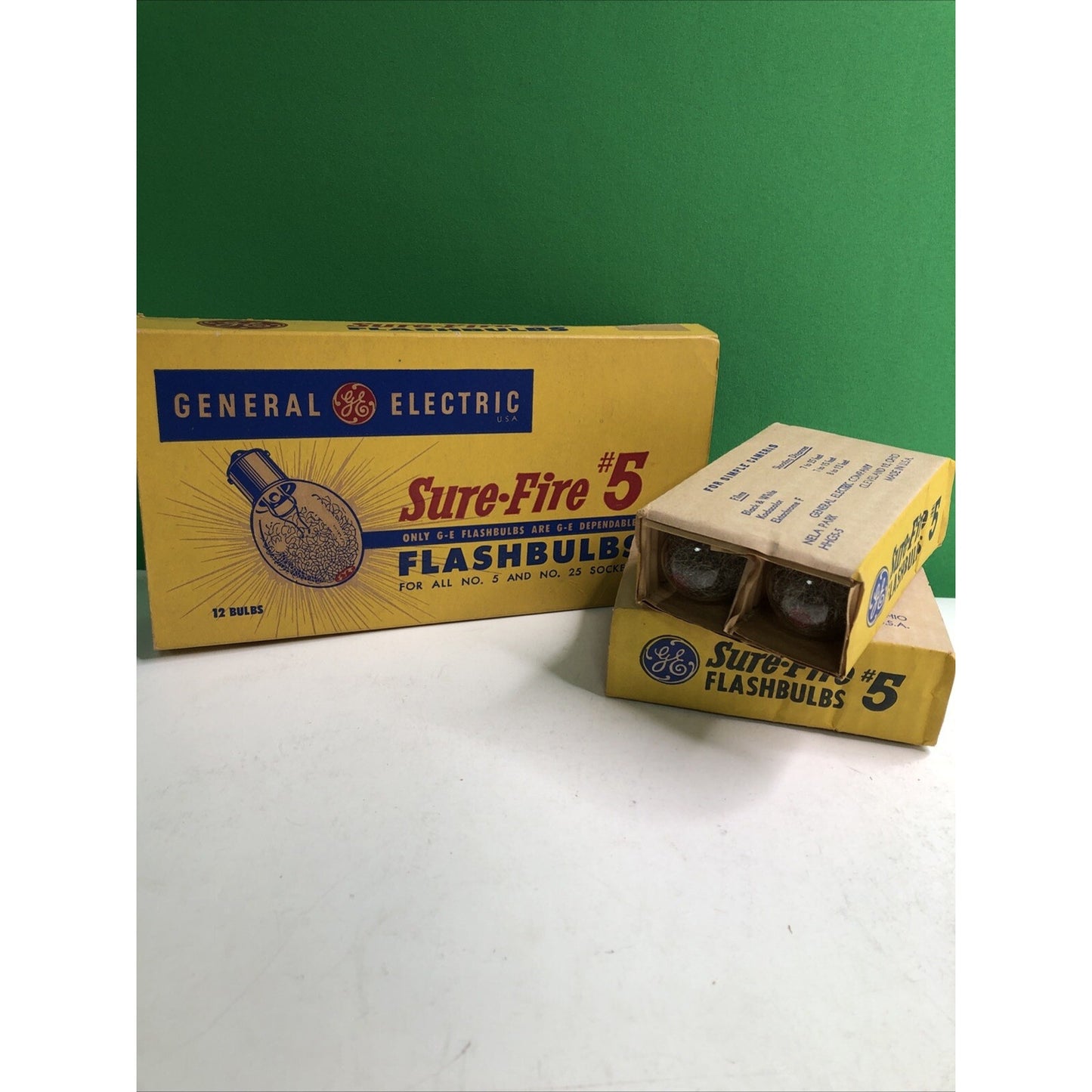GE Sure-Fire #5B Flashbulbs Vintage Box Of 8 Photography Accessories Camera
