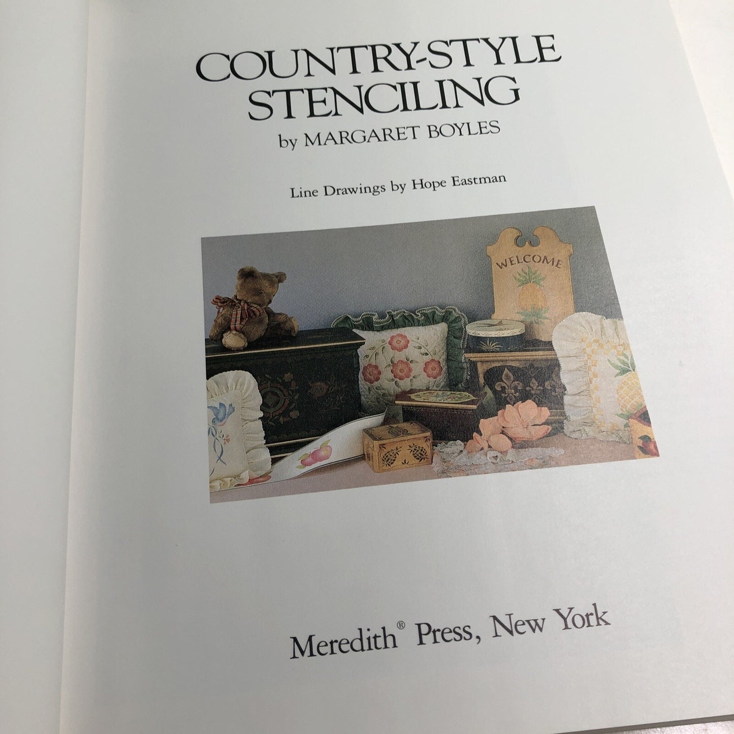 Country-Style Stenciling by Margaret Boyles 1991 Hardcover Dust Jacket