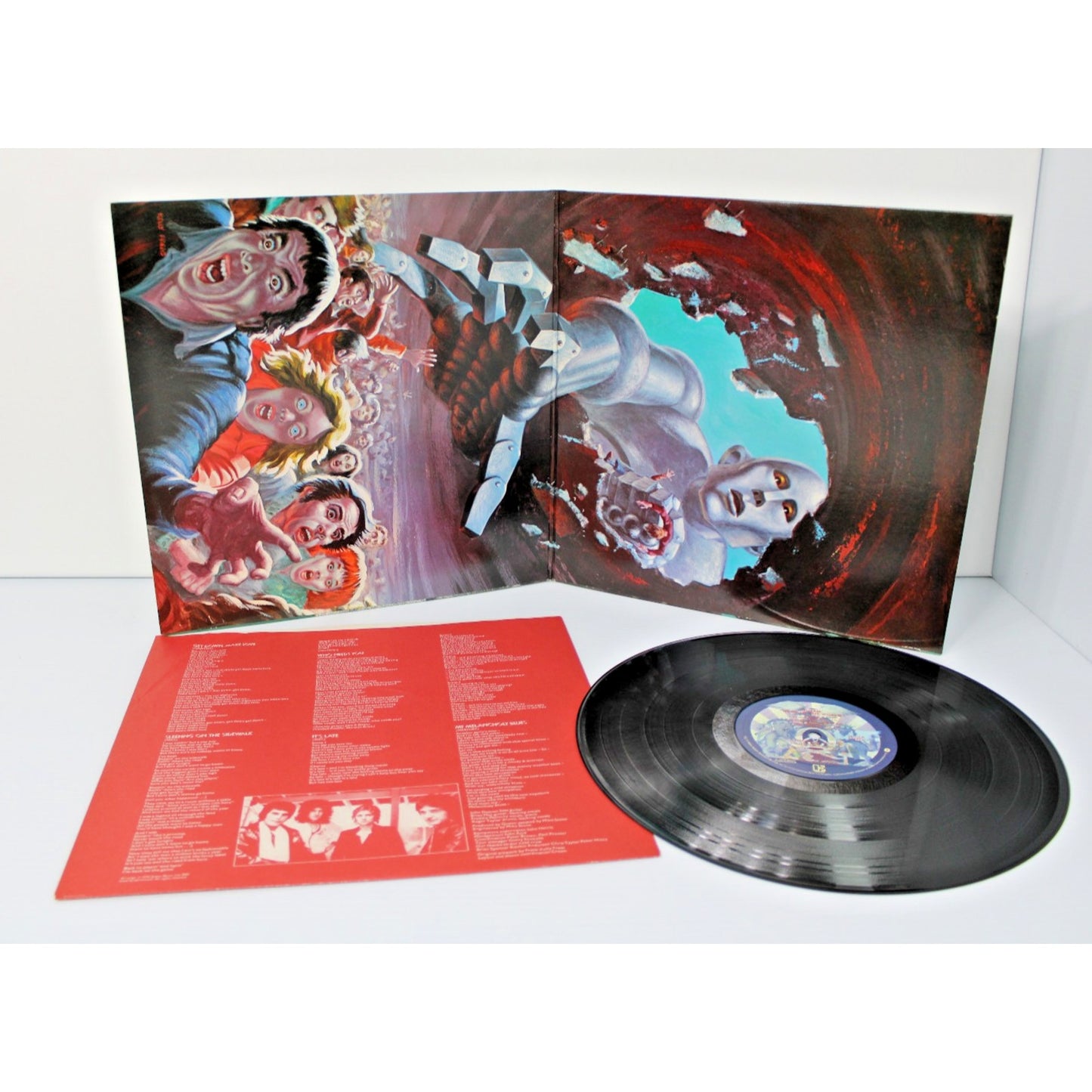 Queen- News of the World, 1977 Electra 6E-112 Gatefold Lyrics Sleeve- NM/NM!