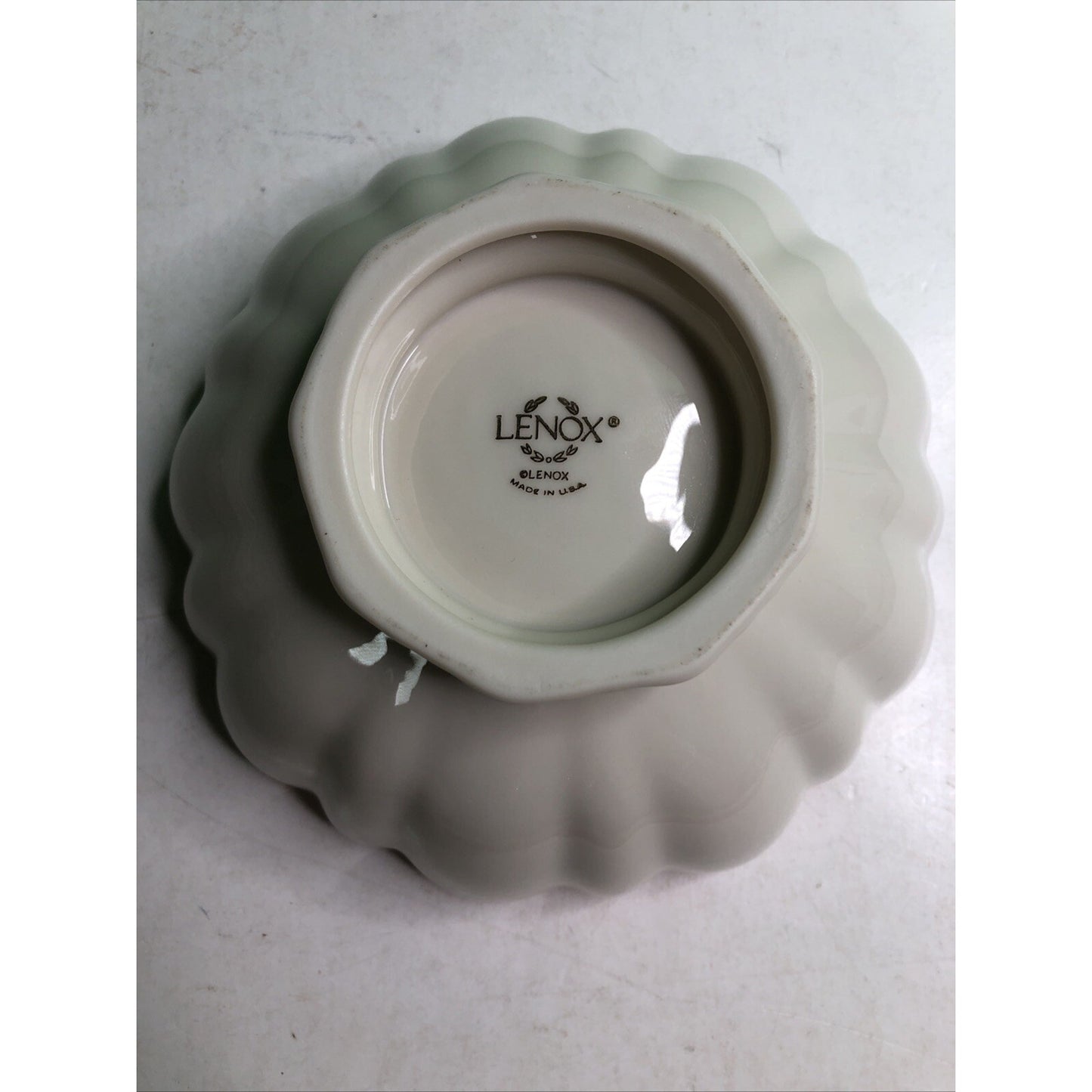 Lenox Symphony Ivory Porcelain Scalloped Footed Bowl 24 Kt Gold Edging Trim 6"