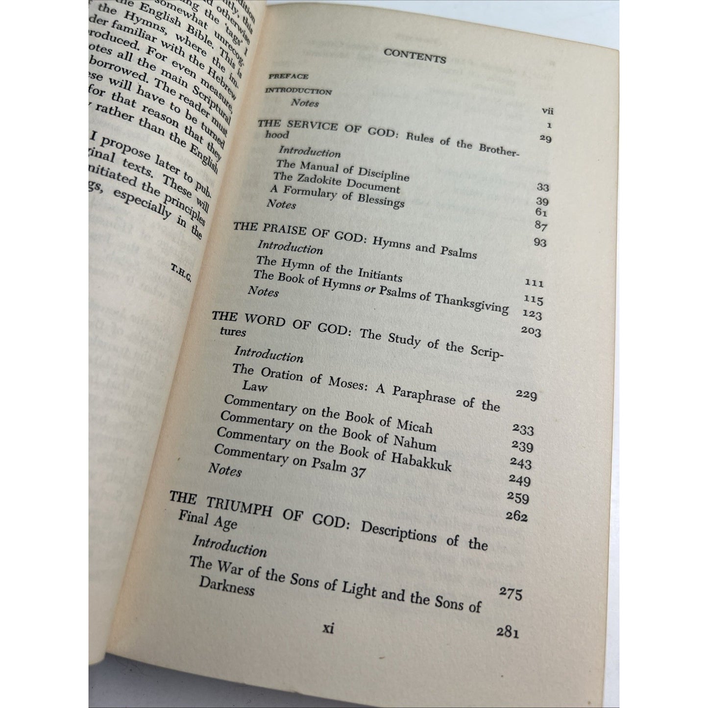 Theodor H. Gaster THE DEAD SEA SCRIPTURES IN ENGLISH 1956 1st Edition HC DJ