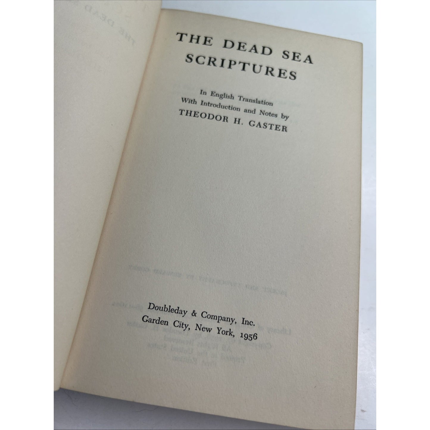 Theodor H. Gaster THE DEAD SEA SCRIPTURES IN ENGLISH 1956 1st Edition HC DJ