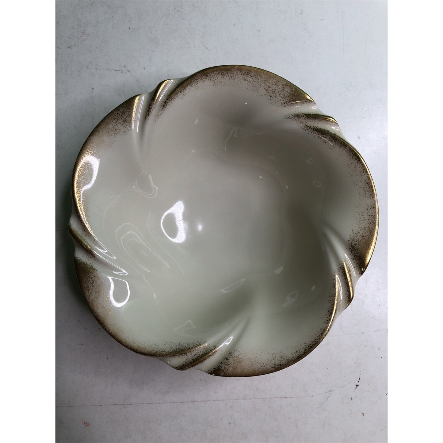 LENOX Dorset Collection Dessert Nut Bowl Candy Dish w/24K Gold Trim Swirl Edge