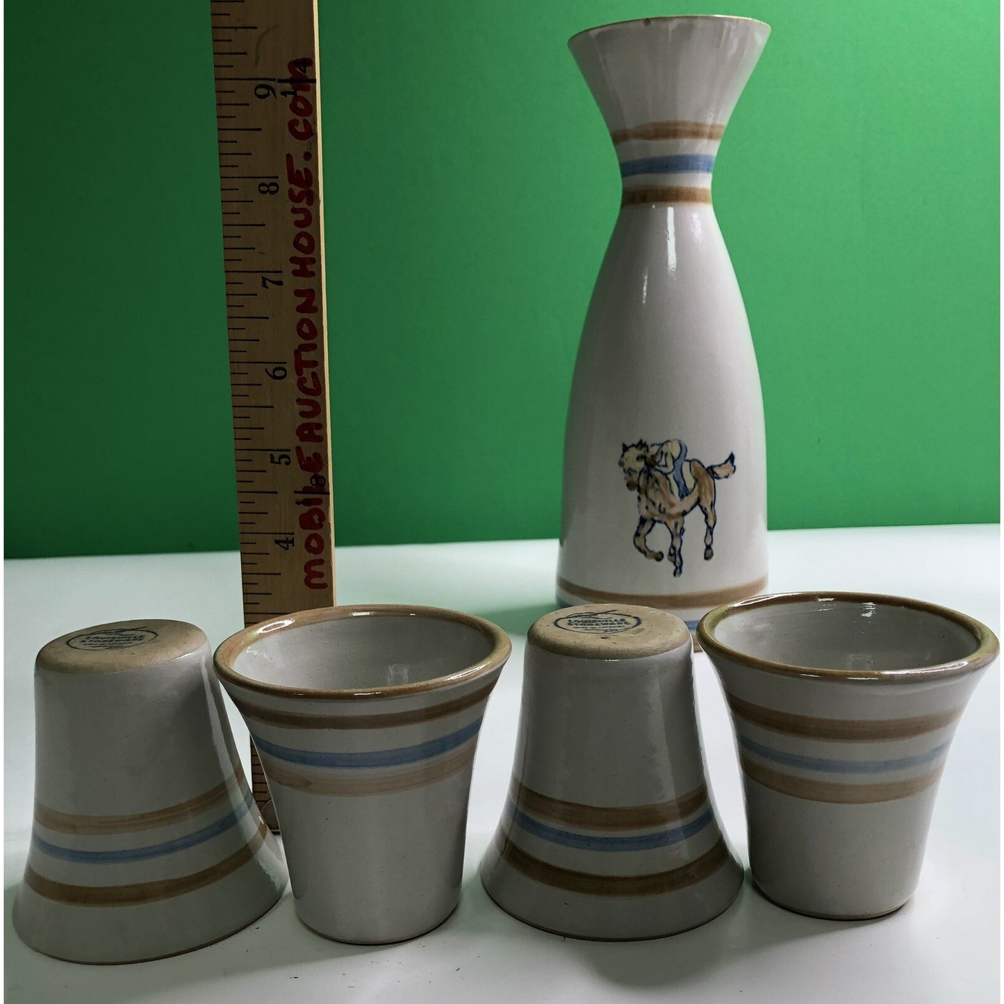 Vintage LOUISVILLE STONEWARE Made In KENTUCKY Derby DECANTER Carafe & 4 CUPS SET