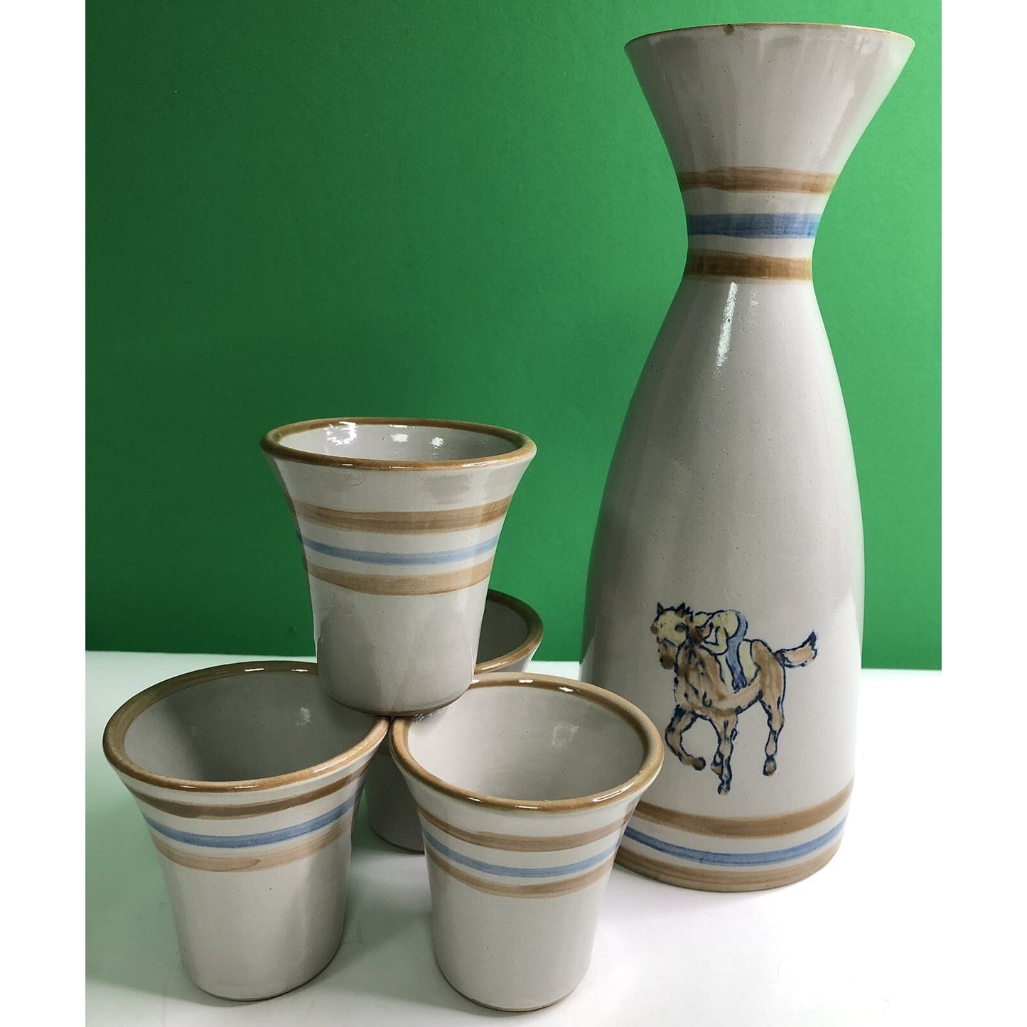 Vintage LOUISVILLE STONEWARE Made In KENTUCKY Derby DECANTER Carafe & 4 CUPS SET