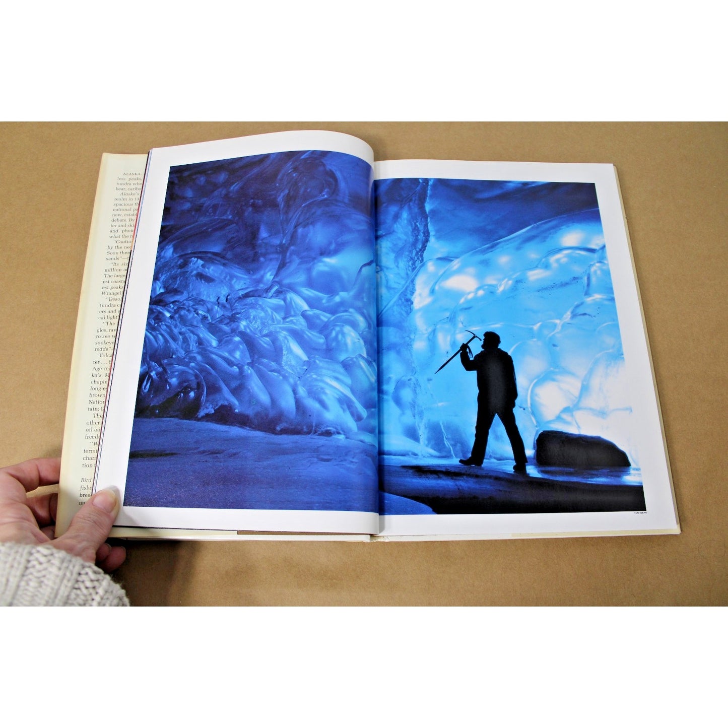 Alaska's Magnificent Parklands (National Geographic), 1984 Hardcover w/ DJ