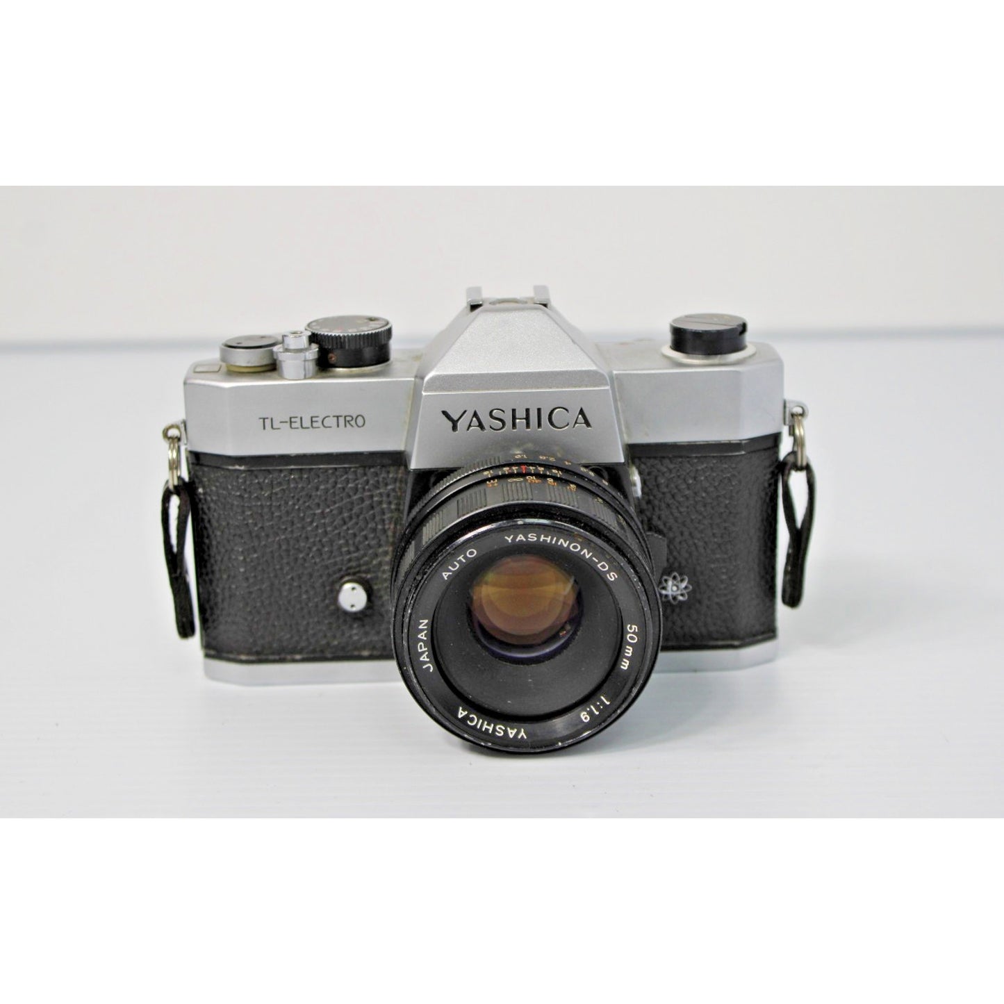 Vintage Yashica TL Electro 35mm SLR Film Camera with 50mm 1:1.9 Lens